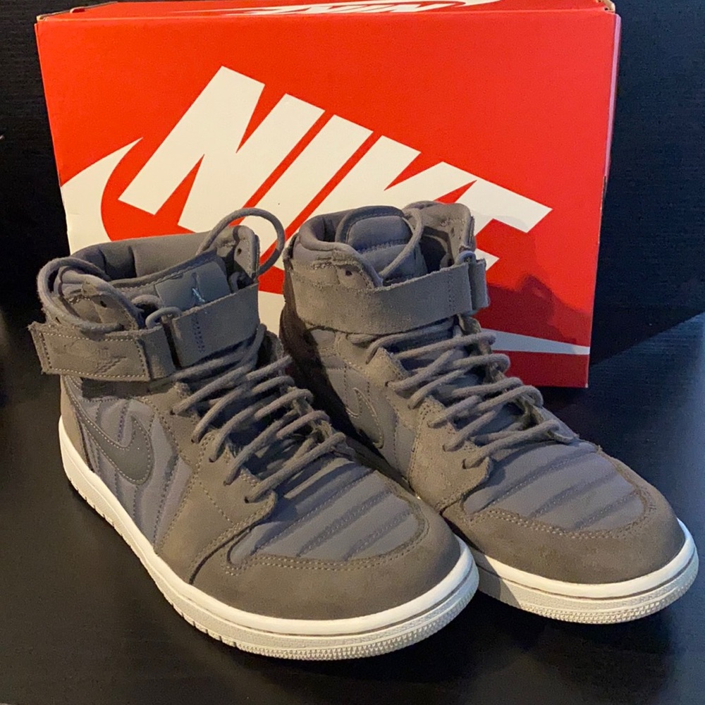 Nike AirJordan 1 Retro high strap dk grey/charcoal